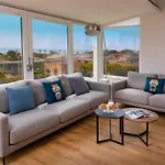 Tinadea Villa *