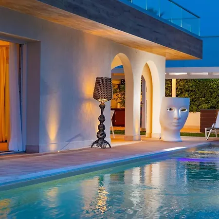 Tinadea Villa